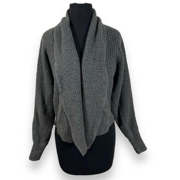 Abercrombie and Fitch Cropped Knit Cardigan Sweater‎ Womens Small Gray - Picture 1 of 8